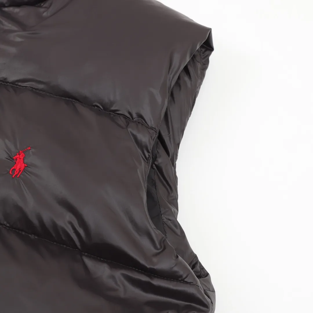🅿️720 RALPH LAUREN/Ralph Lauren 24FW R51 pony logo embroidered down vest-paint black/matte black/matte navy Full of high-end look and feel, simple but not simple. Whether it is the fabric material or the overall outline, it has both fashionable styling and good cold-proof effect, and brings a comfortable wearing experience and feeling. It can concave shape and keep warm, three-dimensional and full, highly practical, filled with white duck down inside, same style for men and women, three-label customized accessories SIZE: M-XXL